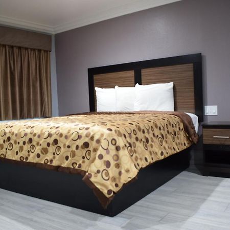 Willow Tree Inn & Suites Лос Анджелис Екстериор снимка